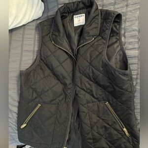 Old Navy Women's Black Quilted Vest